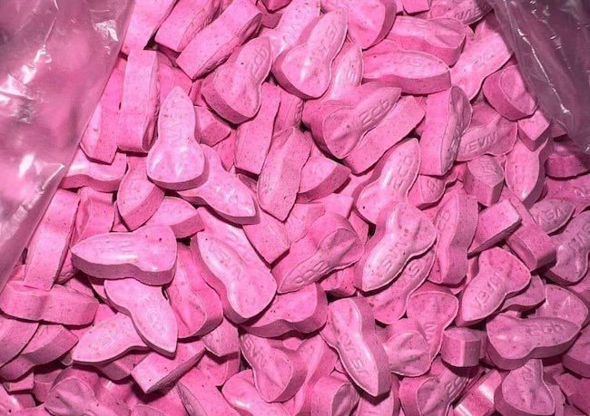 2cb-pink-nasa-rockets